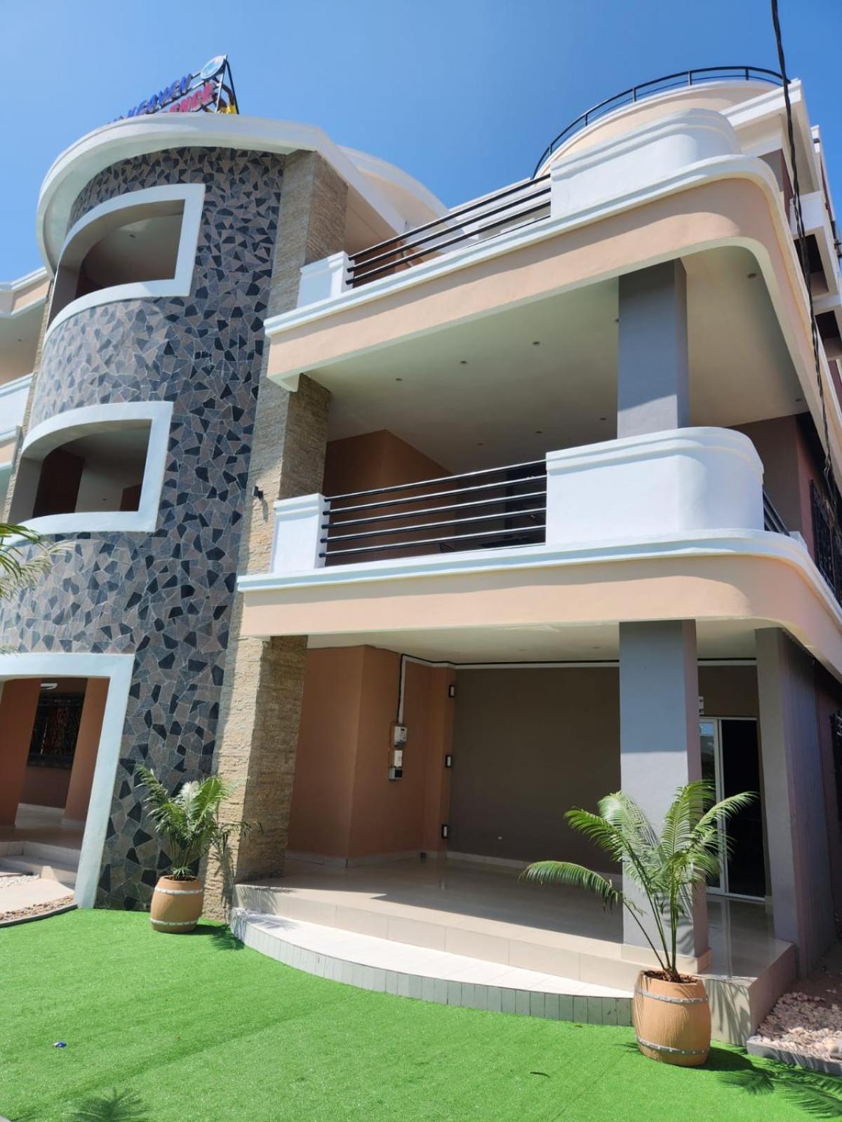 Ocean Heaven Hotel Mahajanga Exterior photo