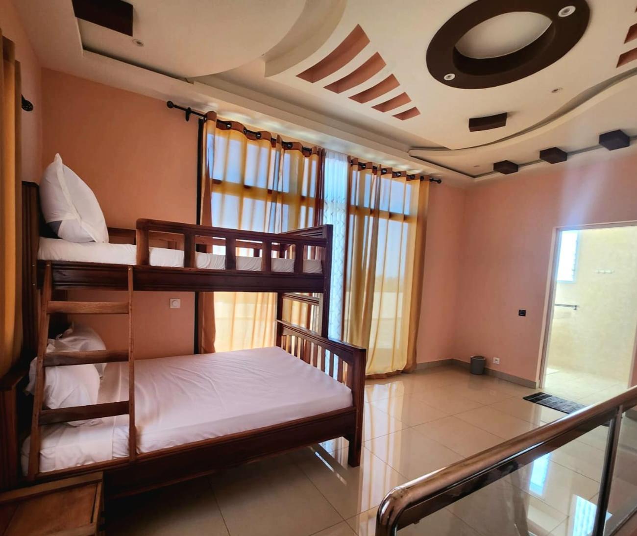 Ocean Heaven Hotel Mahajanga Exterior photo